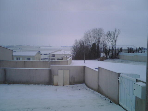 maison chauray sous la neige